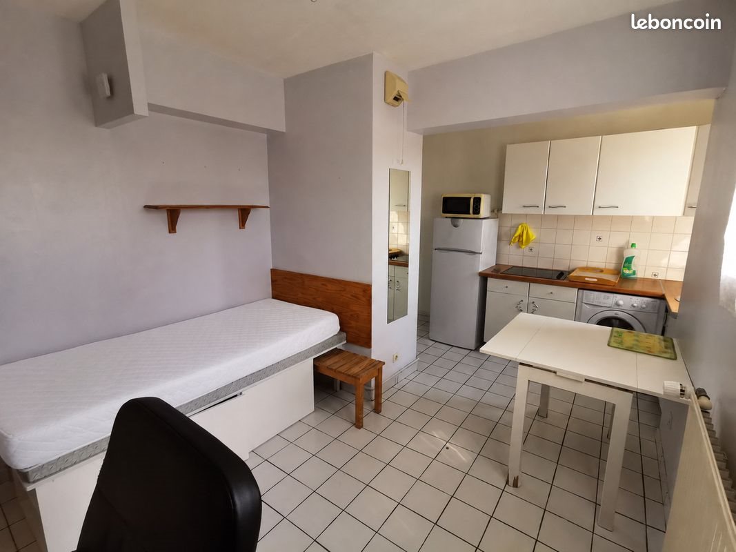 Appartement à louer, 21m², Evry