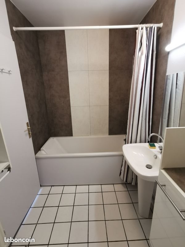 Appartement à louer, 21m², Evry
