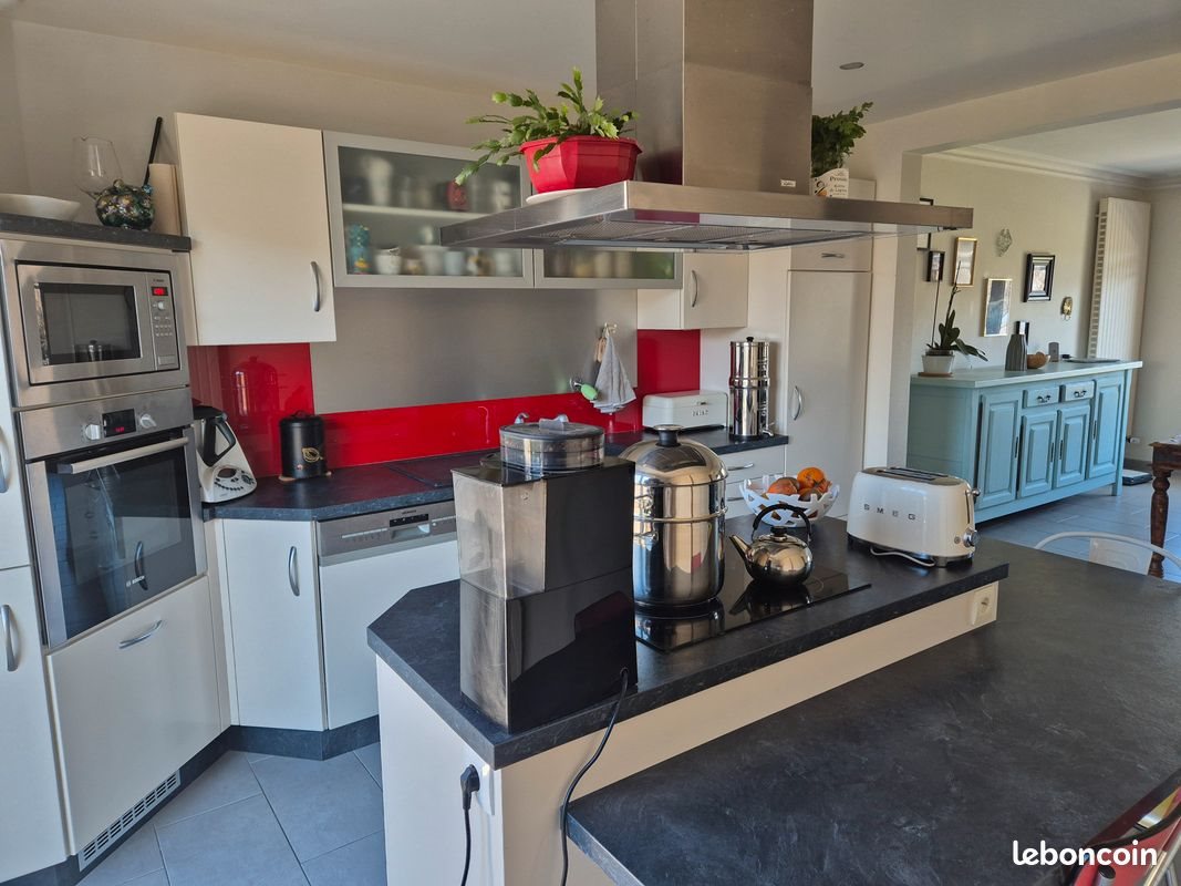 Maison à vendre, 154m², Montreuil-sous-Pérouse
