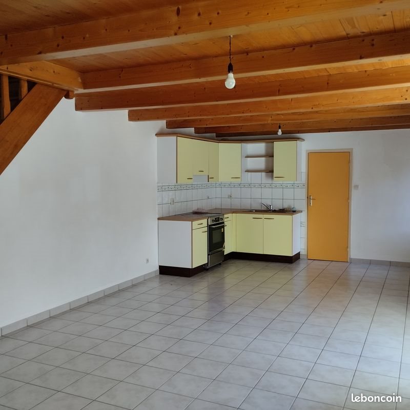 Maison à louer, 93m², Plouzévédé