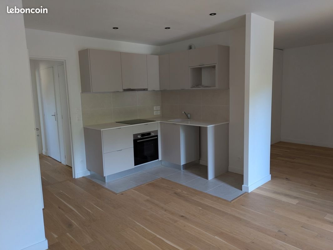 Appartement à louer, 70m², Albigny-sur-Saône