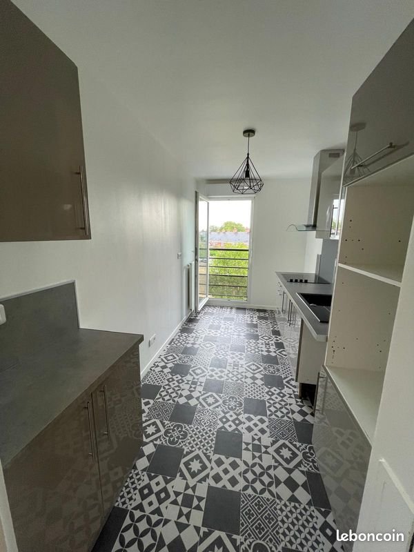 Appartement à louer, 67m², Evry