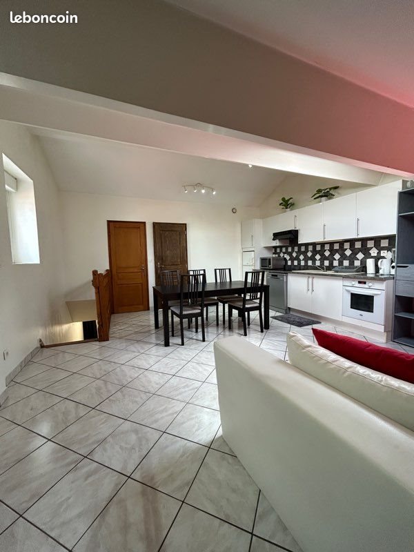 Appartement à louer, 60m², Saint-Maurice-de-Gourdans