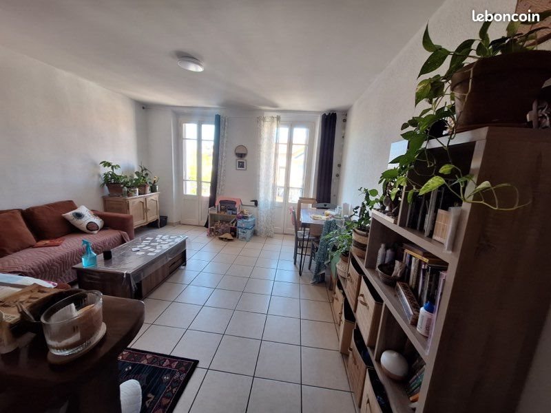 Appartement à louer, 44m², Laragne-Montéglin