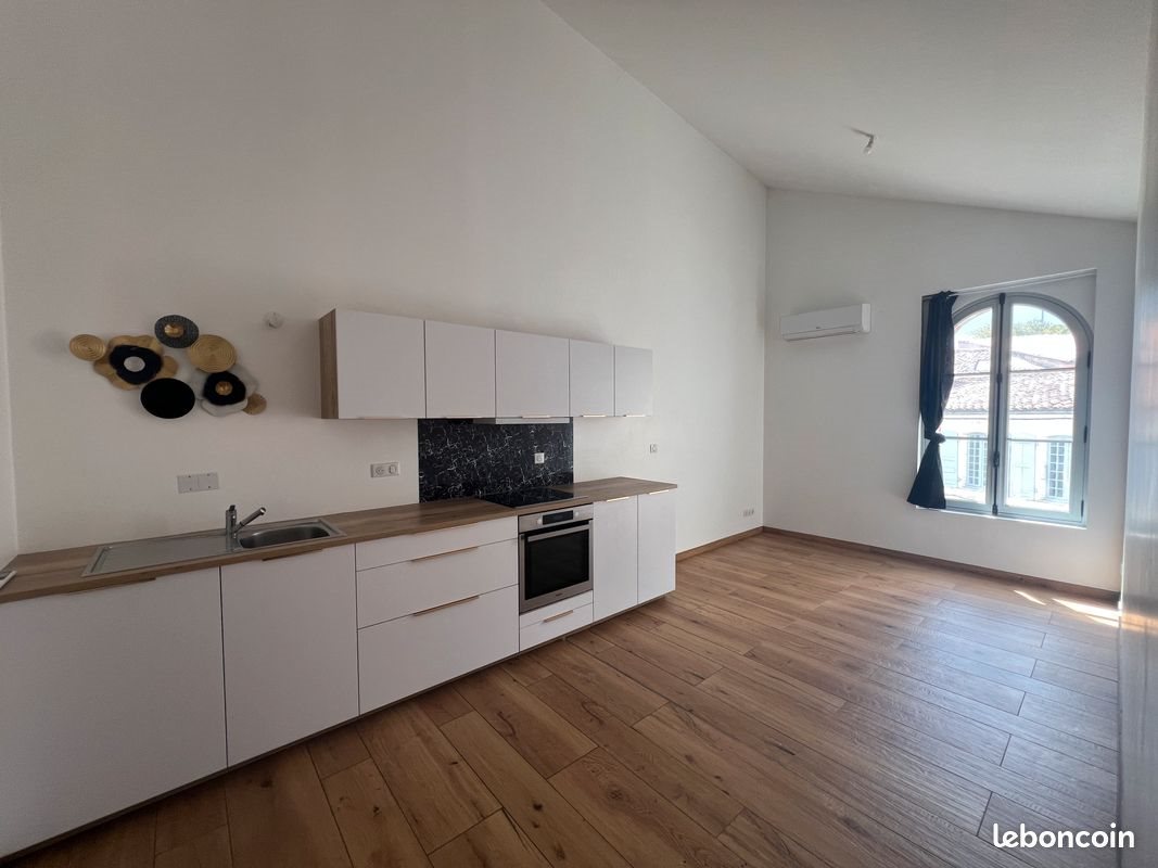 Appartement à louer, 45m², Saintes