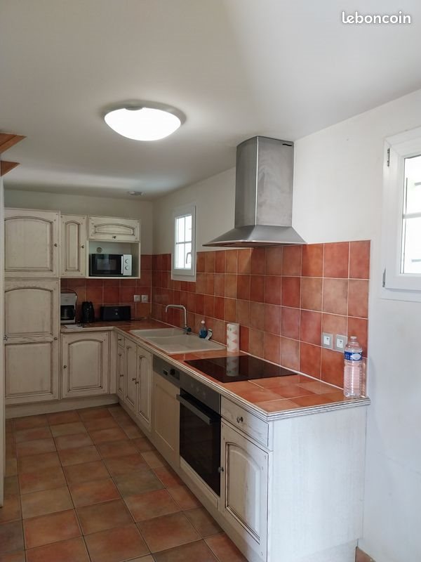 Maison à louer, 99m², Callian