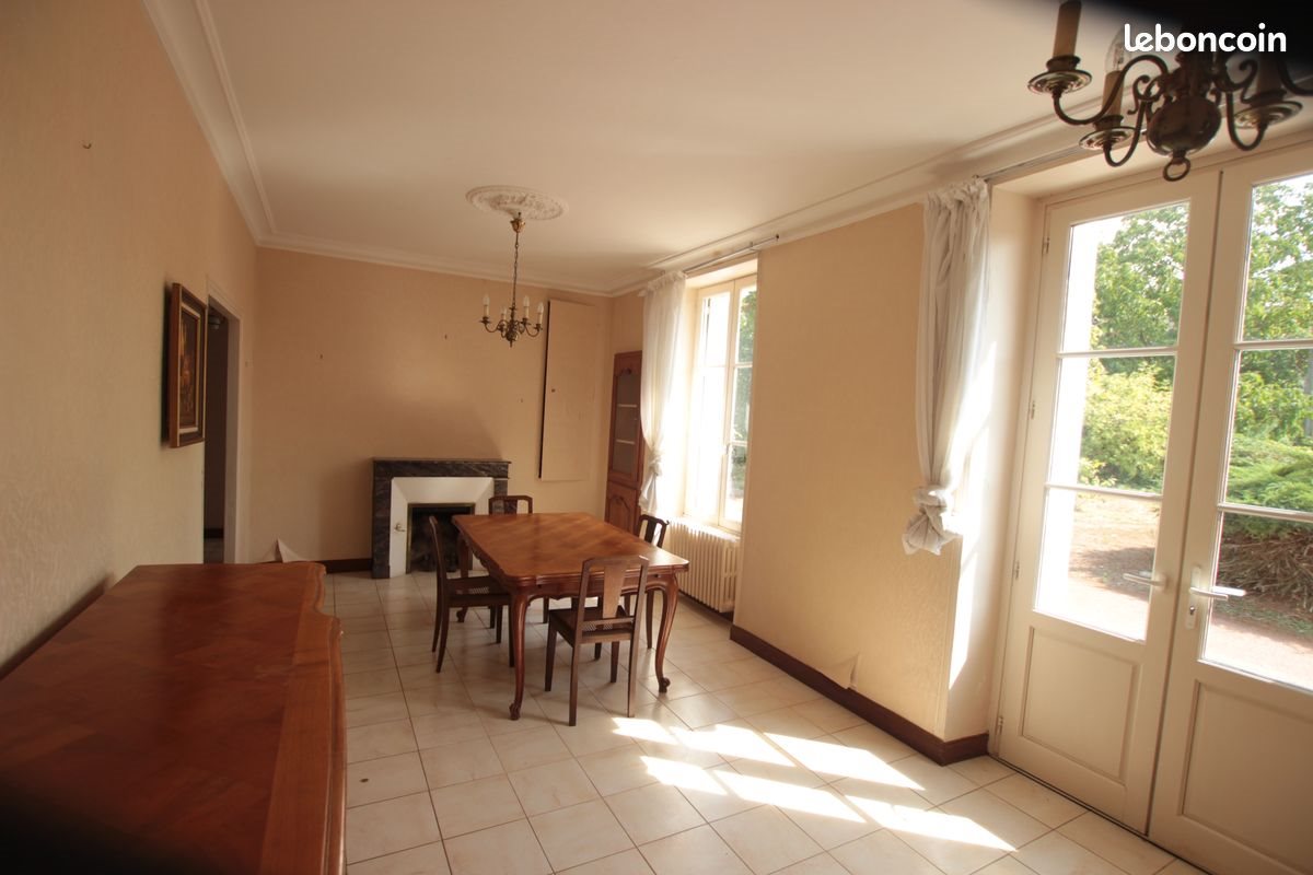 Maison à vendre, 210m², Saint-Varent