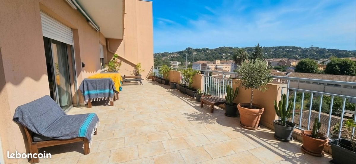 Appartement à louer, 23m², Vallauris