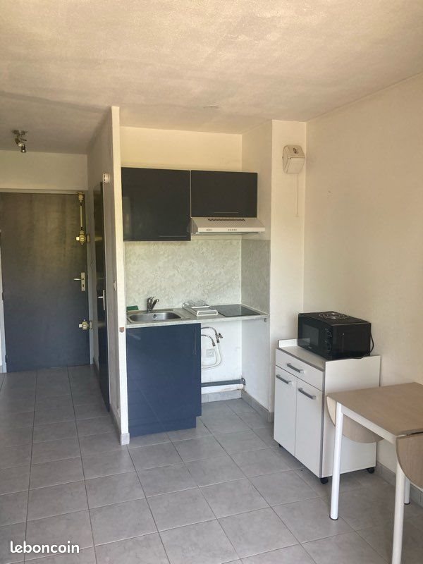 Appartement à louer, 19m², La Londe-les-Maures
