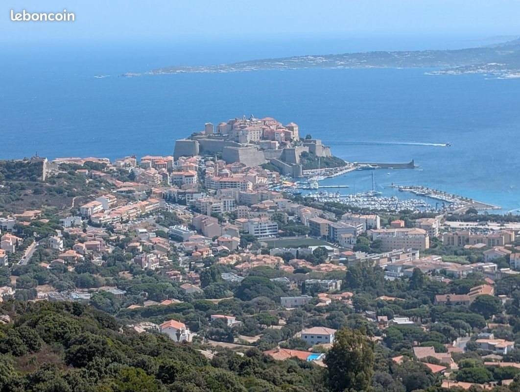 Maison à louer, 115m², Calvi