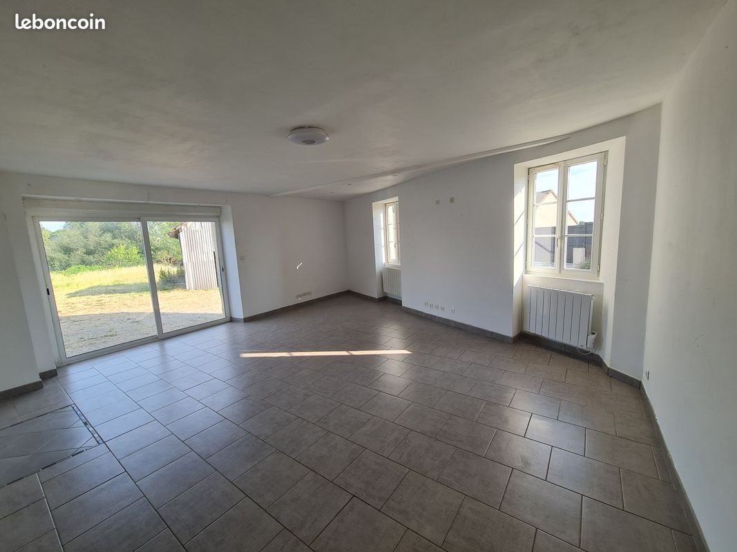 Maison à louer, 112m², Neufchâtel-en-Saosnois