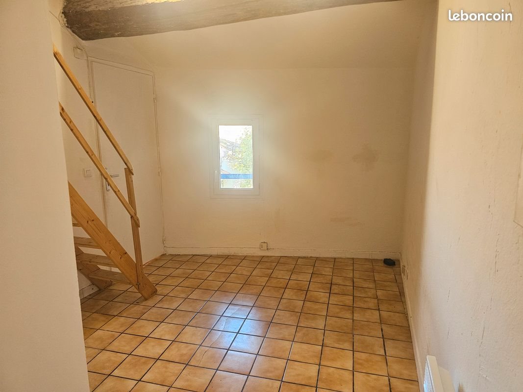 Appartement à louer, 29m², Solliès-Ville
