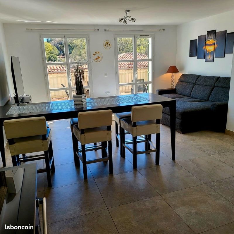 Appartement à louer, 80m², Grimaud