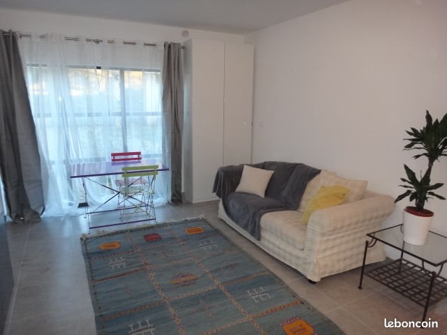 Appartement à louer, 23m², Eguilles