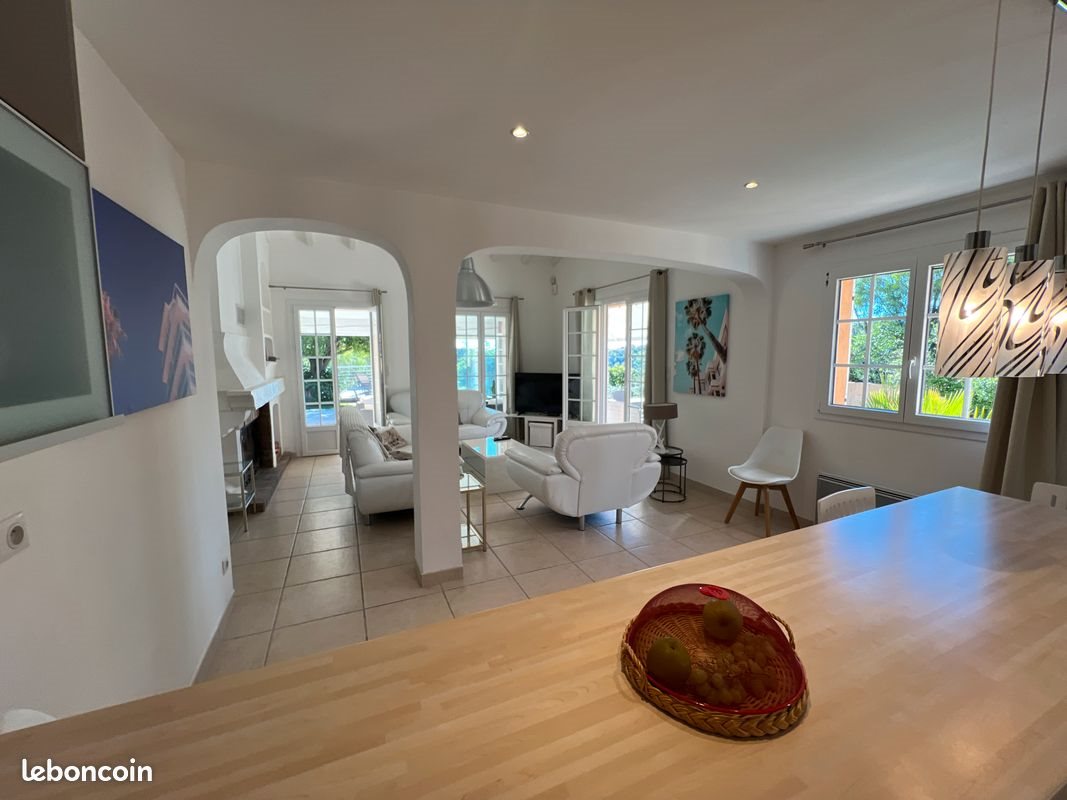 Maison à louer, 140m², Roquebrune-sur-Argens