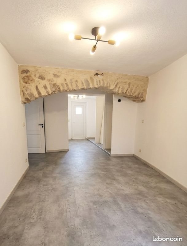 Maison à louer, 75m², Trets