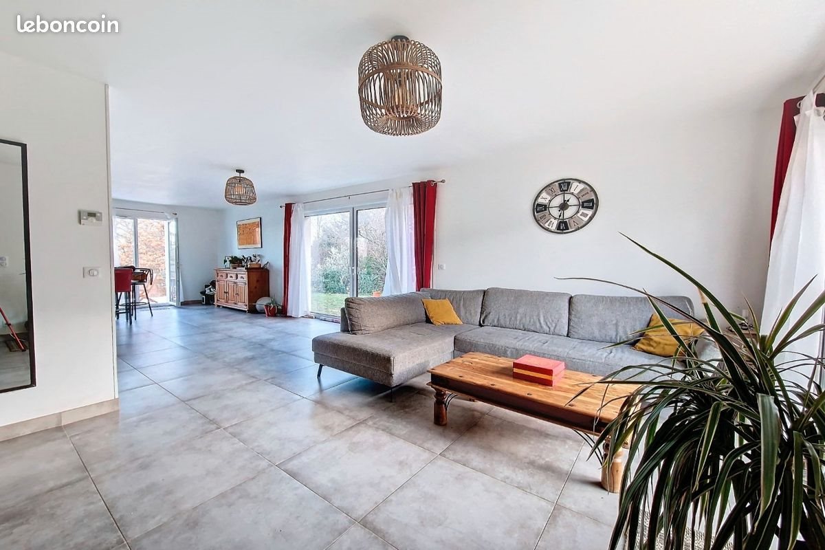 Maison à louer, 100m², Mimet