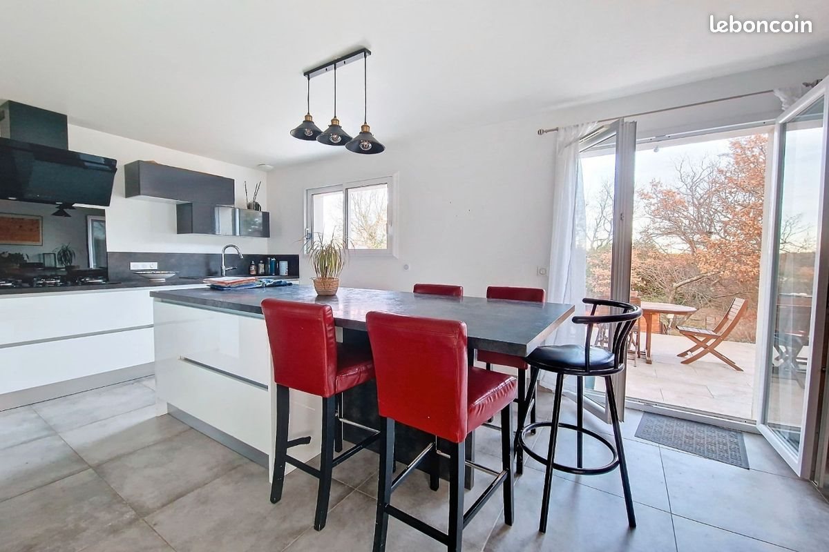 Maison à louer, 100m², Mimet