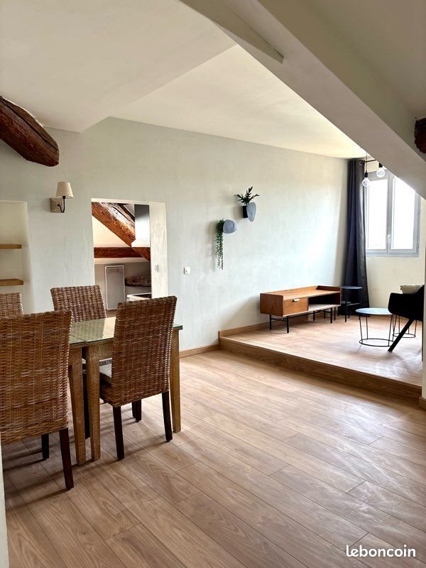 Appartement à louer, 120m², Mèze