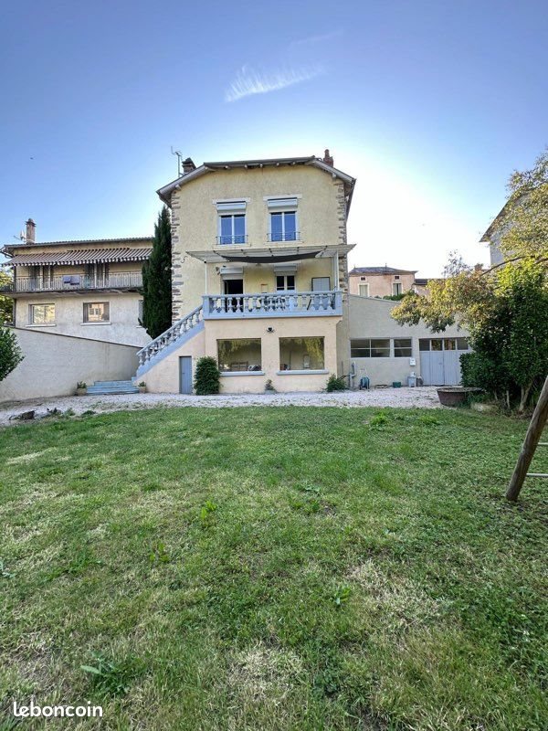 Maison à louer, 168m², Bagnac-sur-Célé