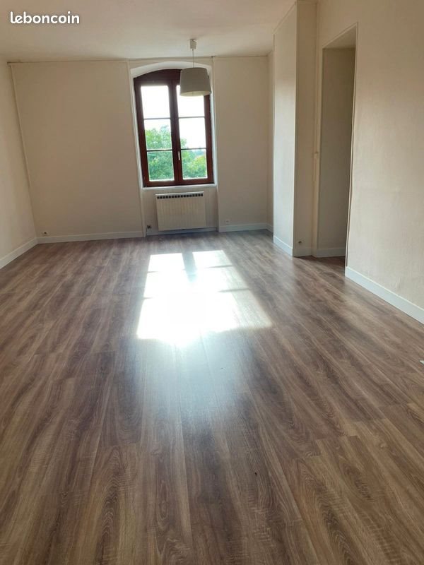Appartement à louer, 63m², Pont-de-Chéruy