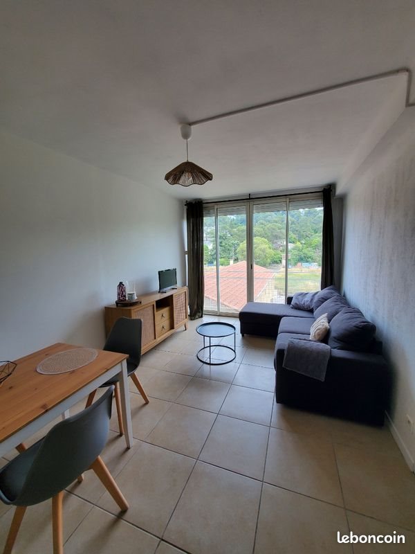 Appartement à louer, 40m², Nîmes