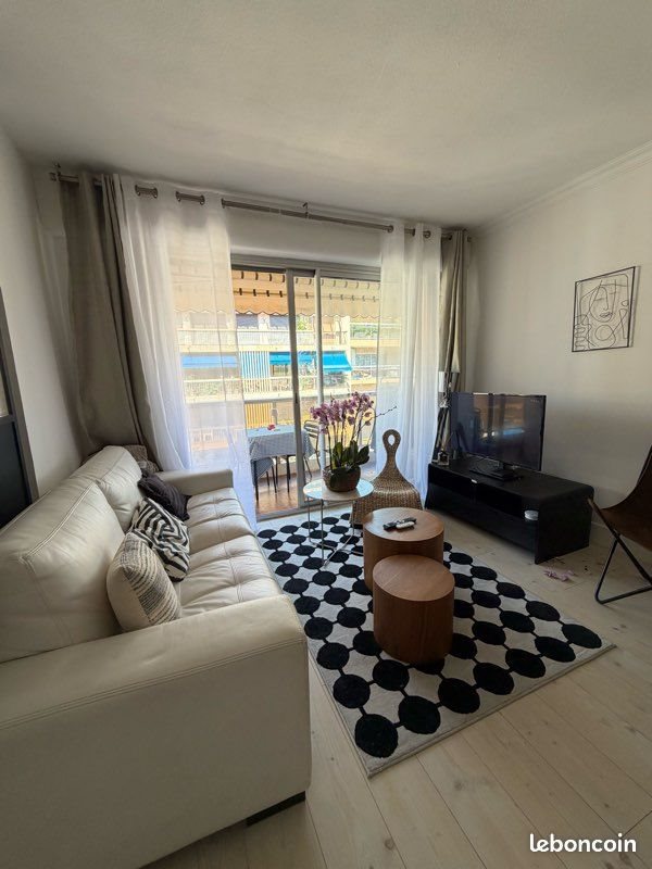 Appartement à louer, 47m², Antibes
