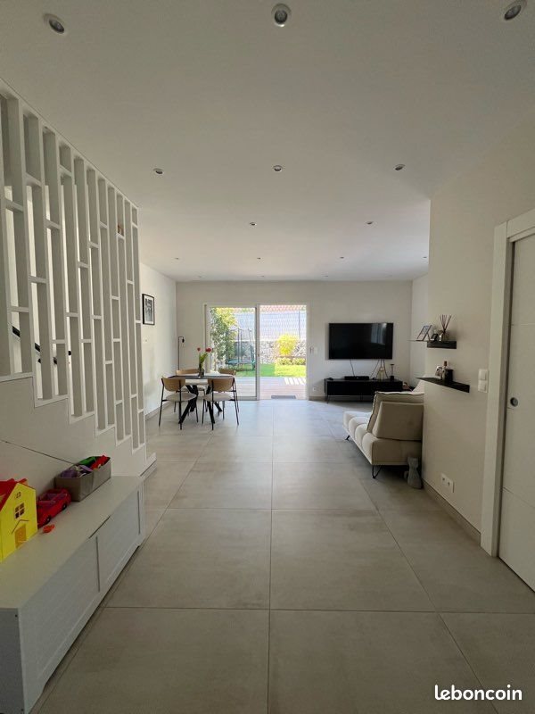 Maison à vendre, 95m², La Roquette-sur-Siagne
