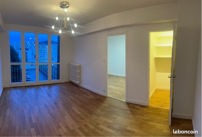 Appartement à louer, 45m², Saint-Etienne
