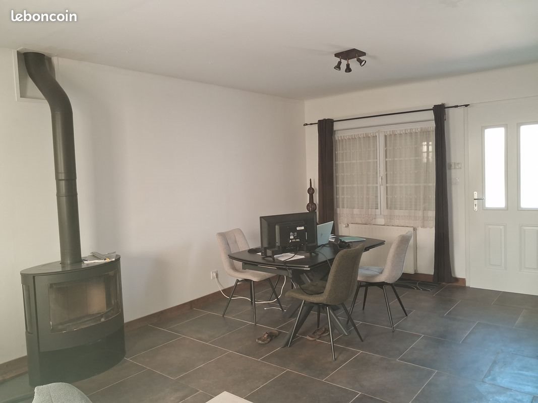 Maison à louer, 75m², La Garnache
