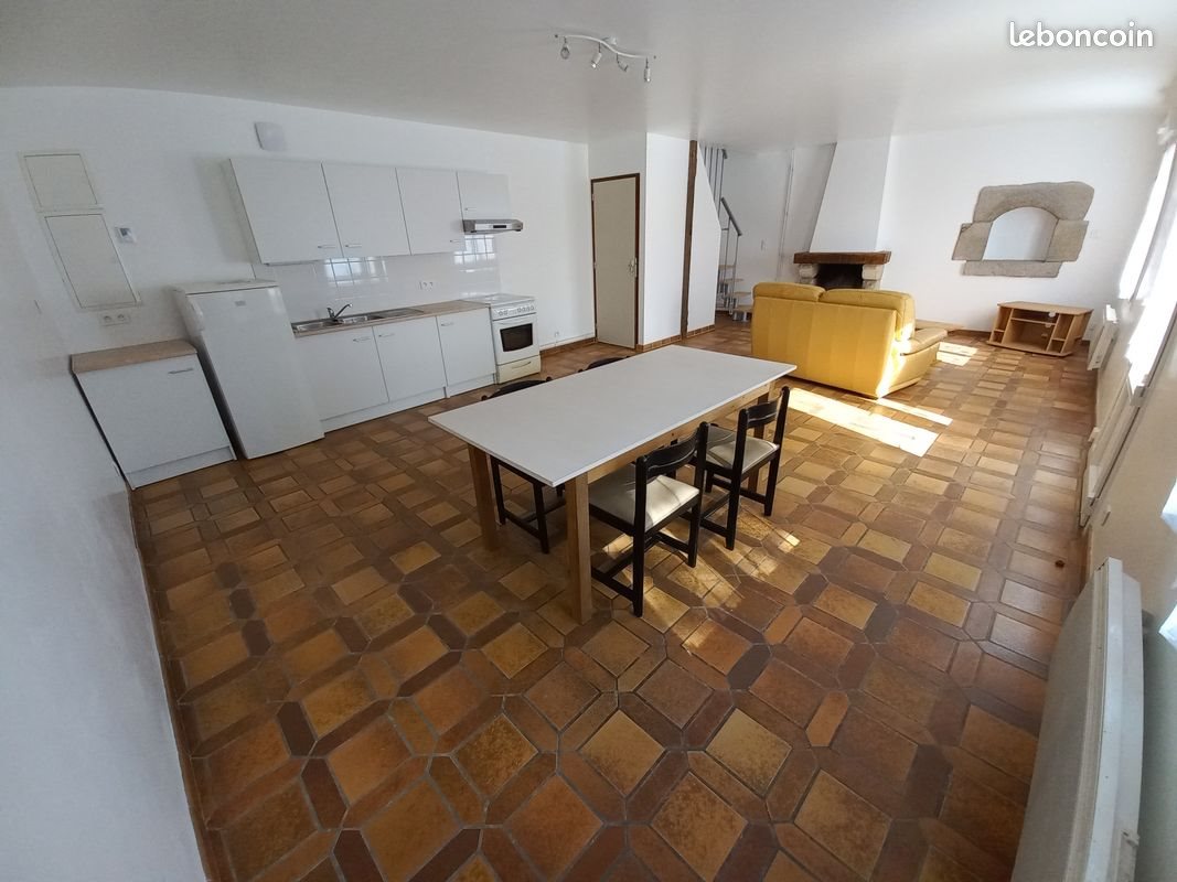 Maison à louer, 90m², Eréac