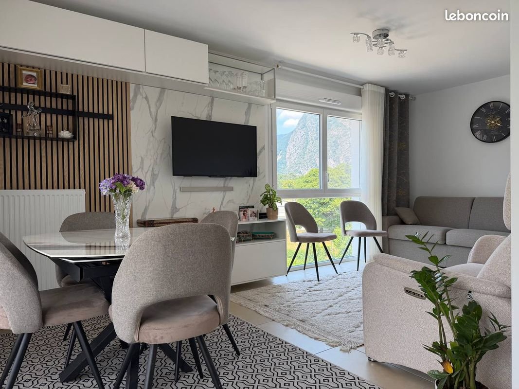 Appartement à louer, 60m², Saint-Egrève