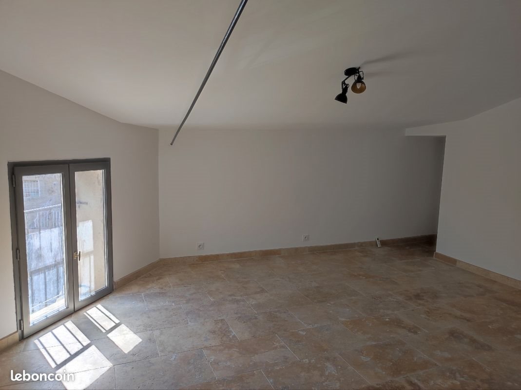 Appartement à louer, 80m², Jonquières