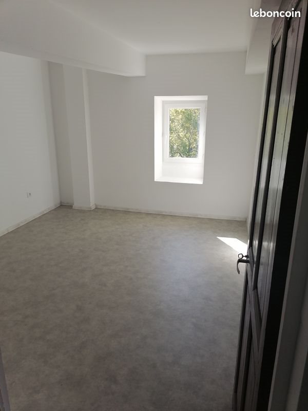 Appartement à louer, 81m², Saint-Privat