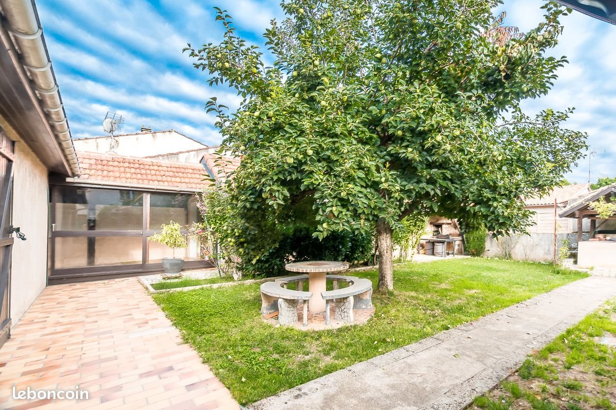 Maison à vendre, 90m², Sainte-Livrade-sur-Lot