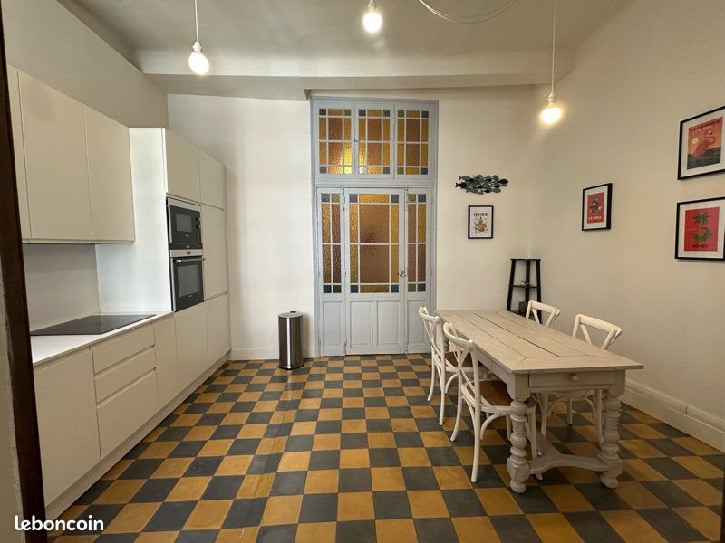 Appartement à louer, 76m², Nîmes