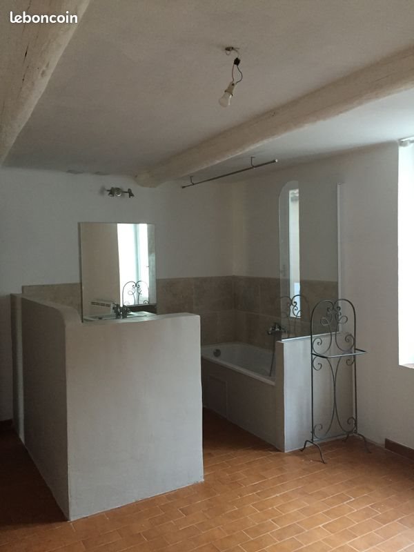 Appartement à louer, 65m², Saint-Saturnin-lès-Apt