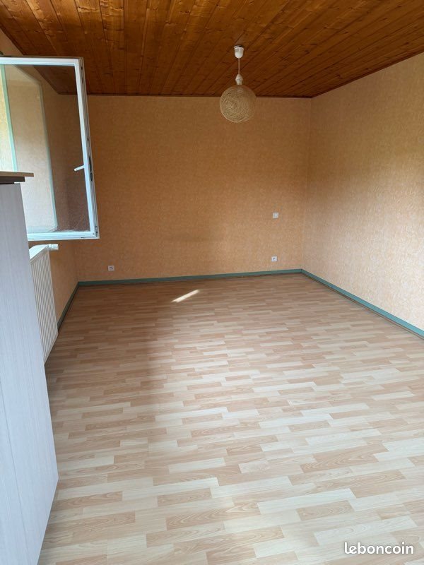 Appartement à louer, 85m², Montbozon