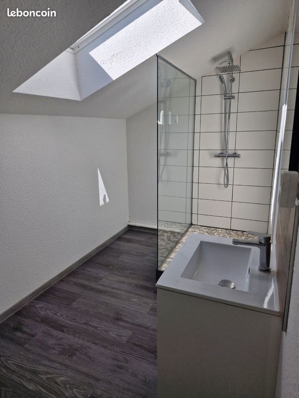 Appartement à louer, 70m², Parcey