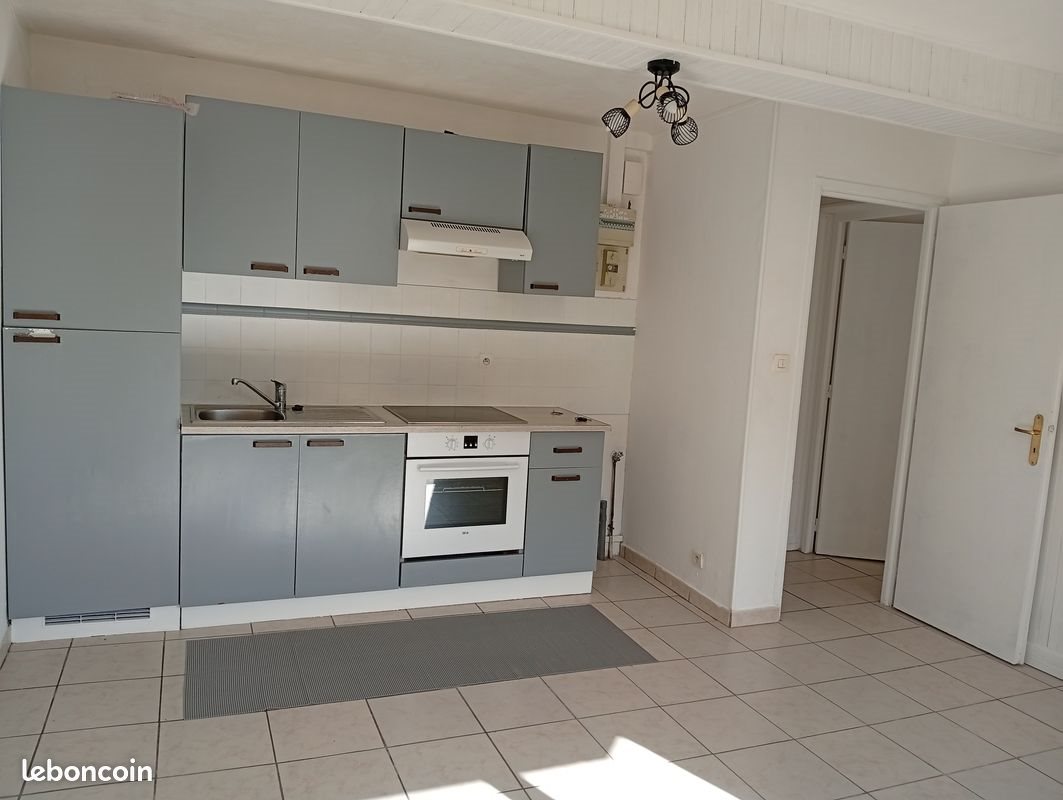 Appartement à louer, 35m², Rochefort