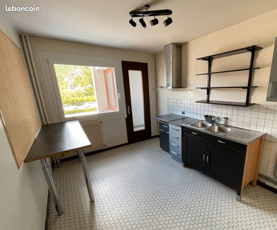 Appartement à louer, 132m², Saint-Egrève