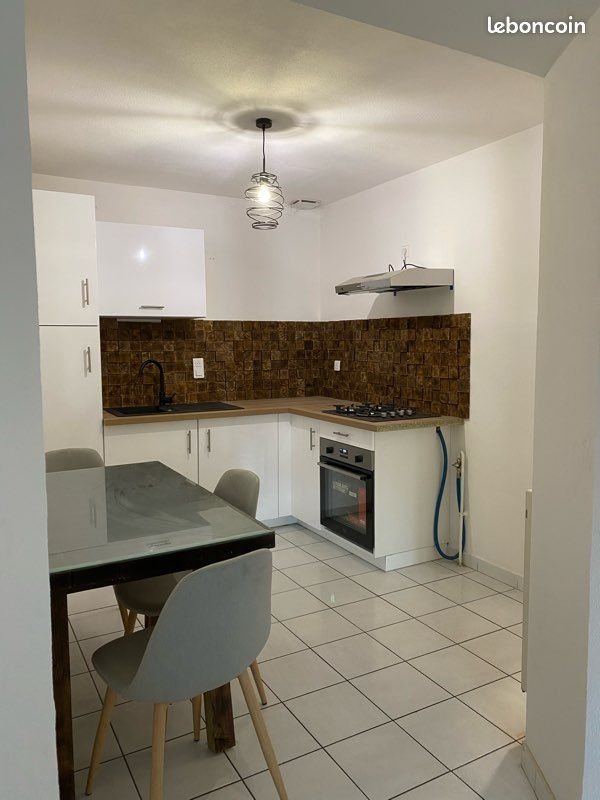 Appartement à louer, 70m², Breuches