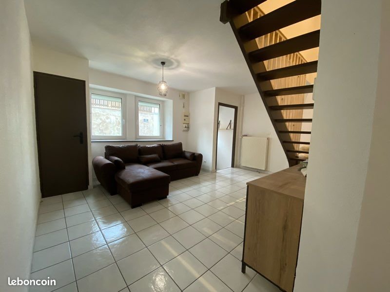 Appartement à louer, 70m², Breuches