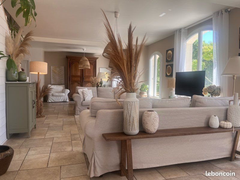Maison à louer, 160m², Castine-en-Plaine