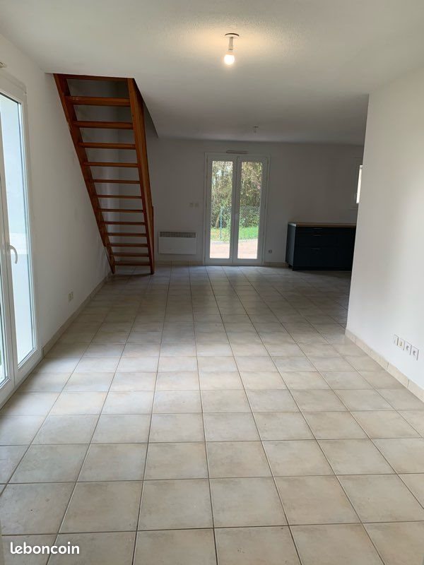Maison à louer, 90m², Saint-Médard-de-Guizières