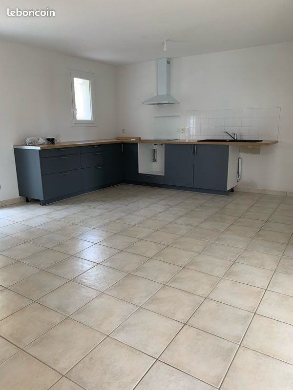 Maison à louer, 90m², Saint-Médard-de-Guizières