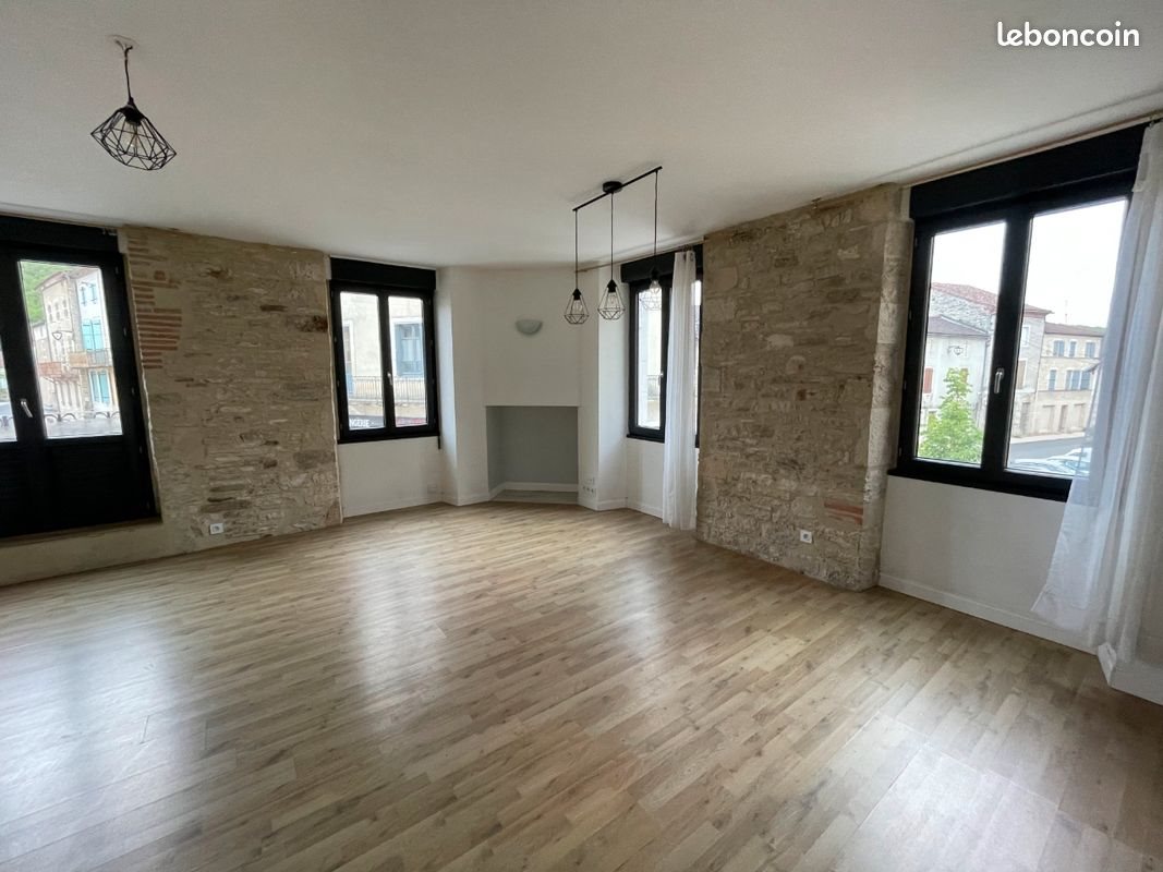 Appartement à louer, 64m², Catus
