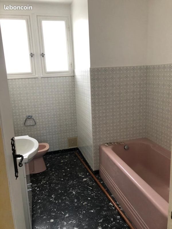 Appartement à louer, 774m², Laroque-Timbaut
