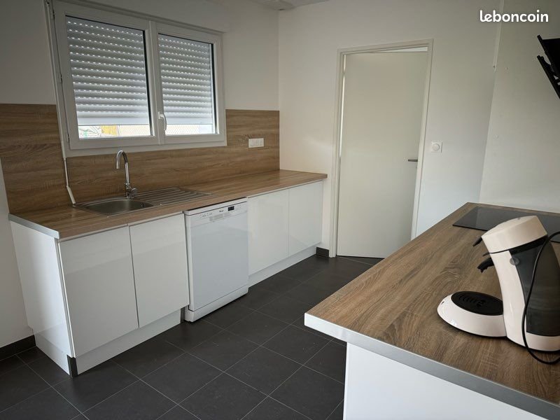 Maison à louer, 90m², Mensignac