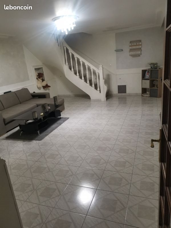Maison à louer, 90m², Arthès